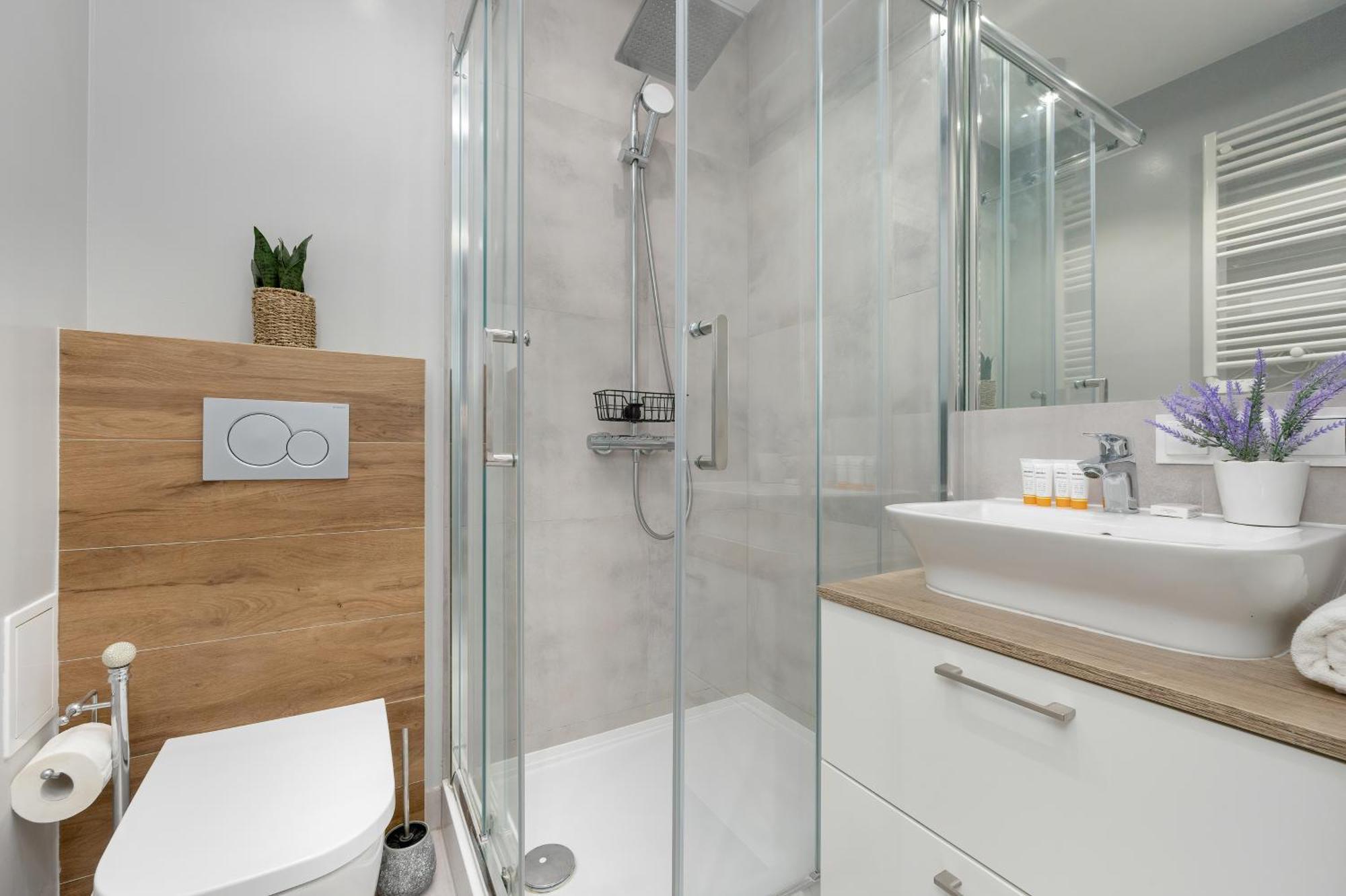 Butas Unique Bright In By Renters