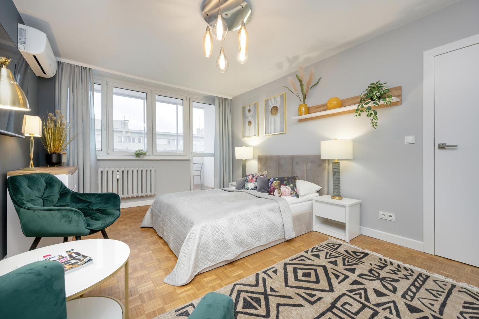 Unique Bright In By Renters Butas