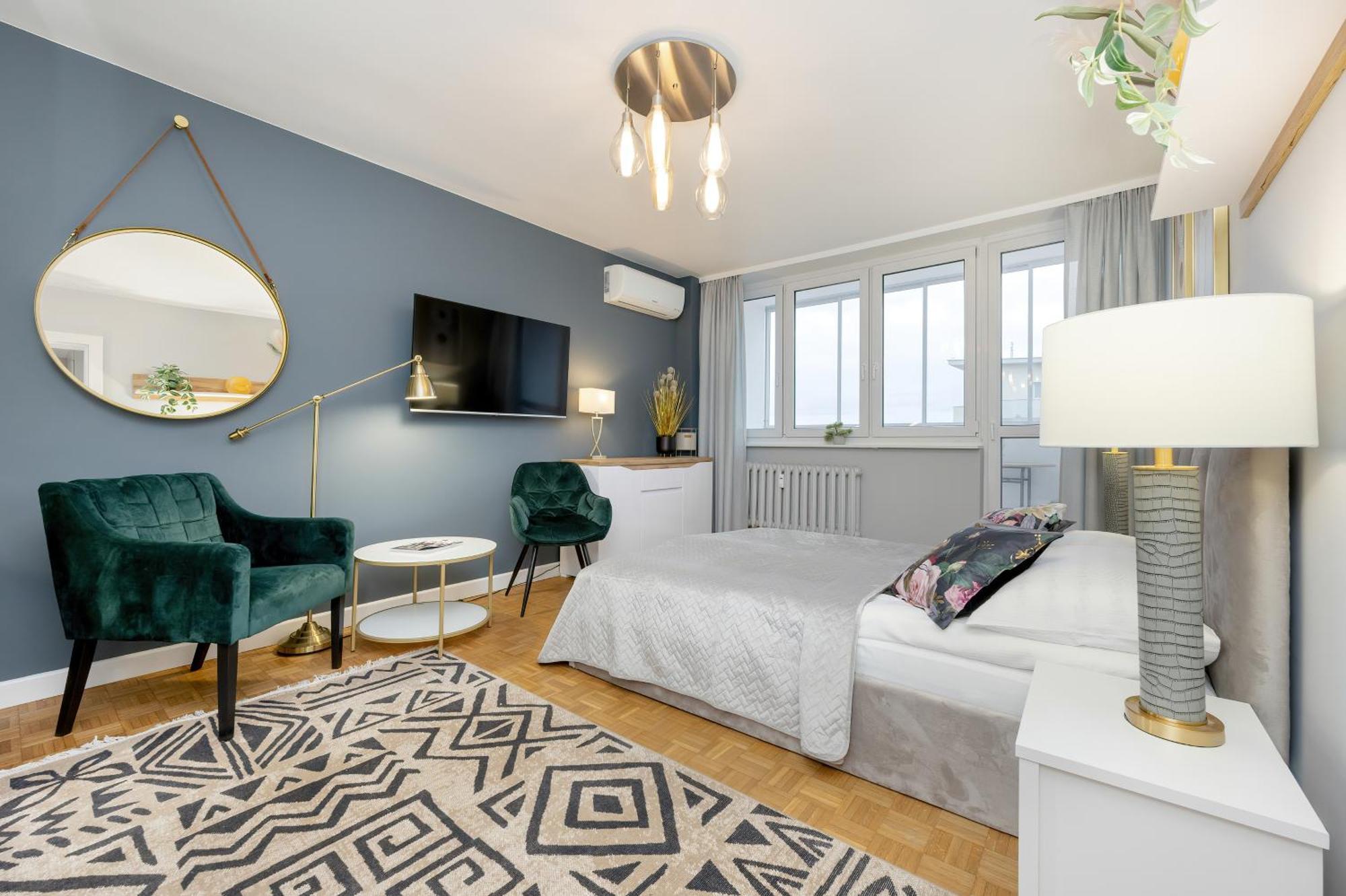 Butas Unique Bright In By Renters