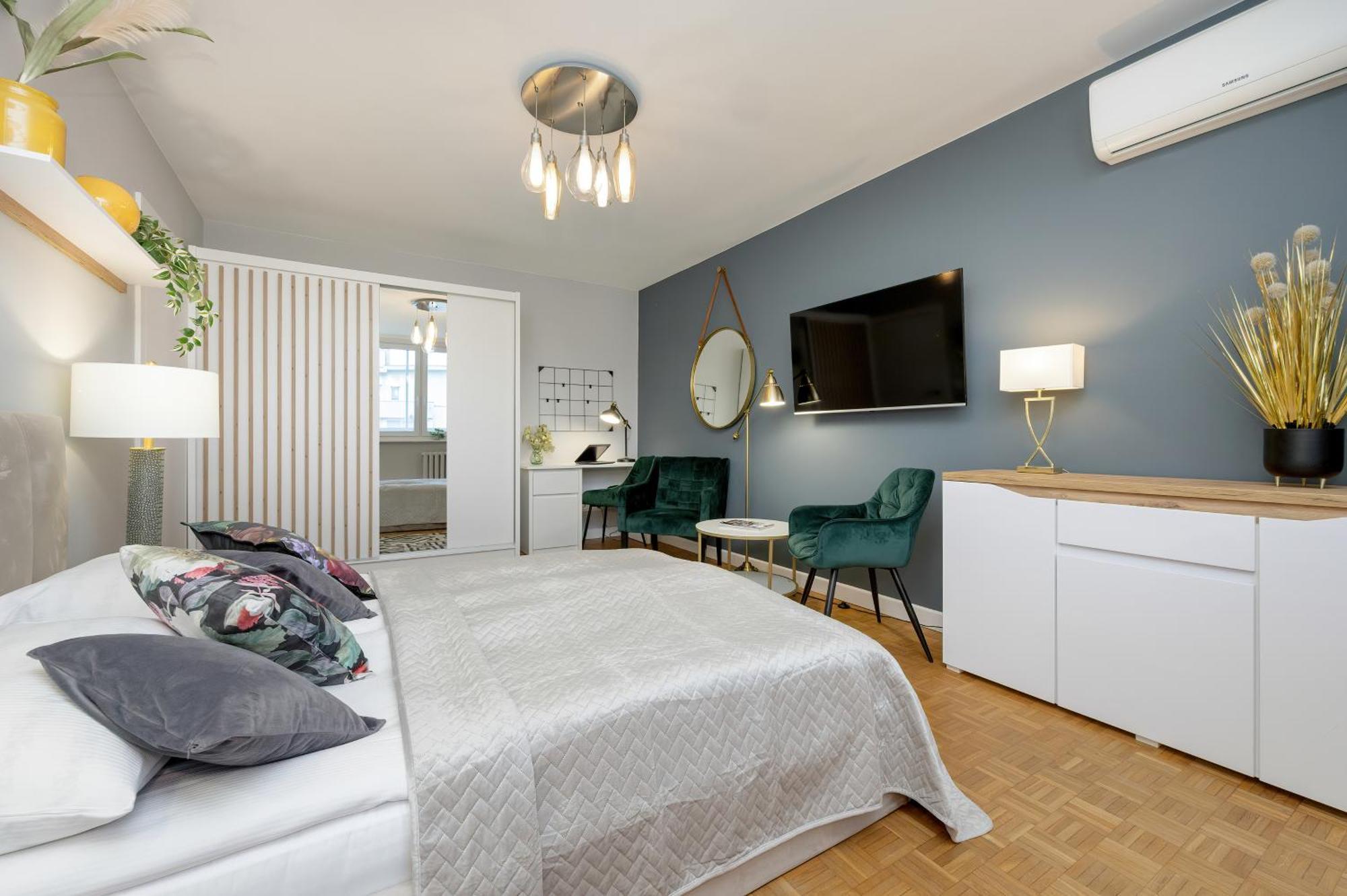 Unique Bright In By Renters Butas