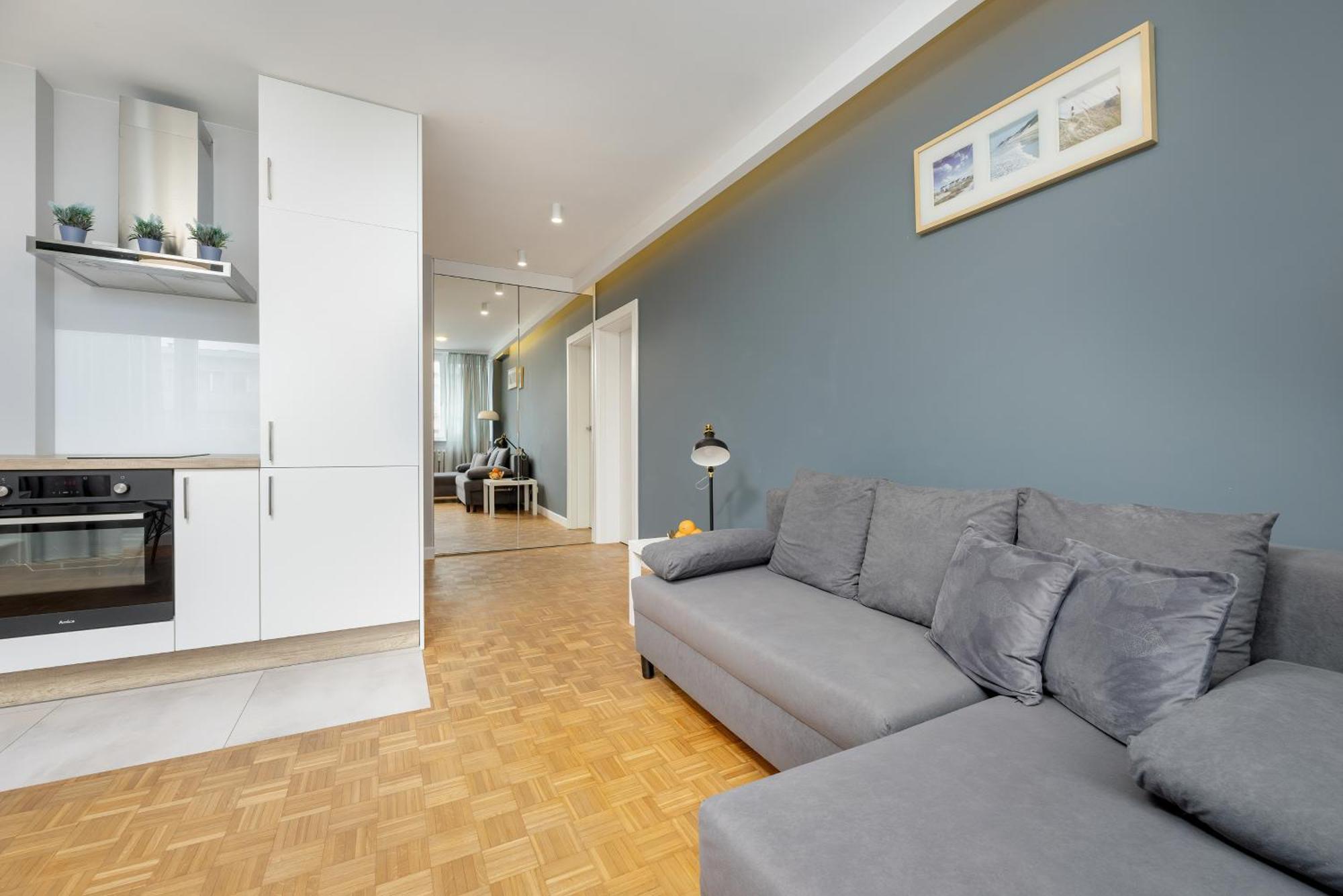 Butas Unique Bright In By Renters