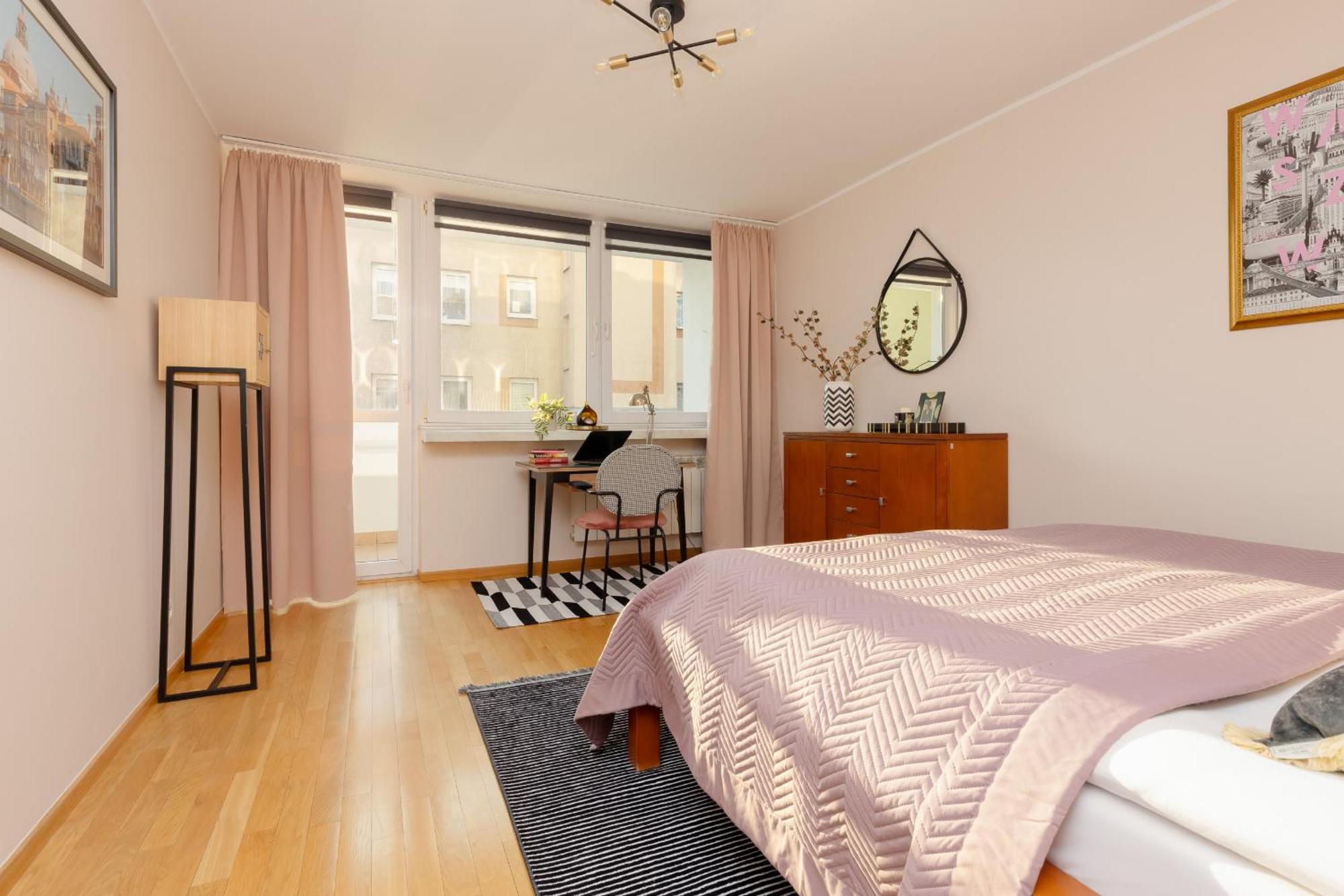Unique Bright In By Renters Butas