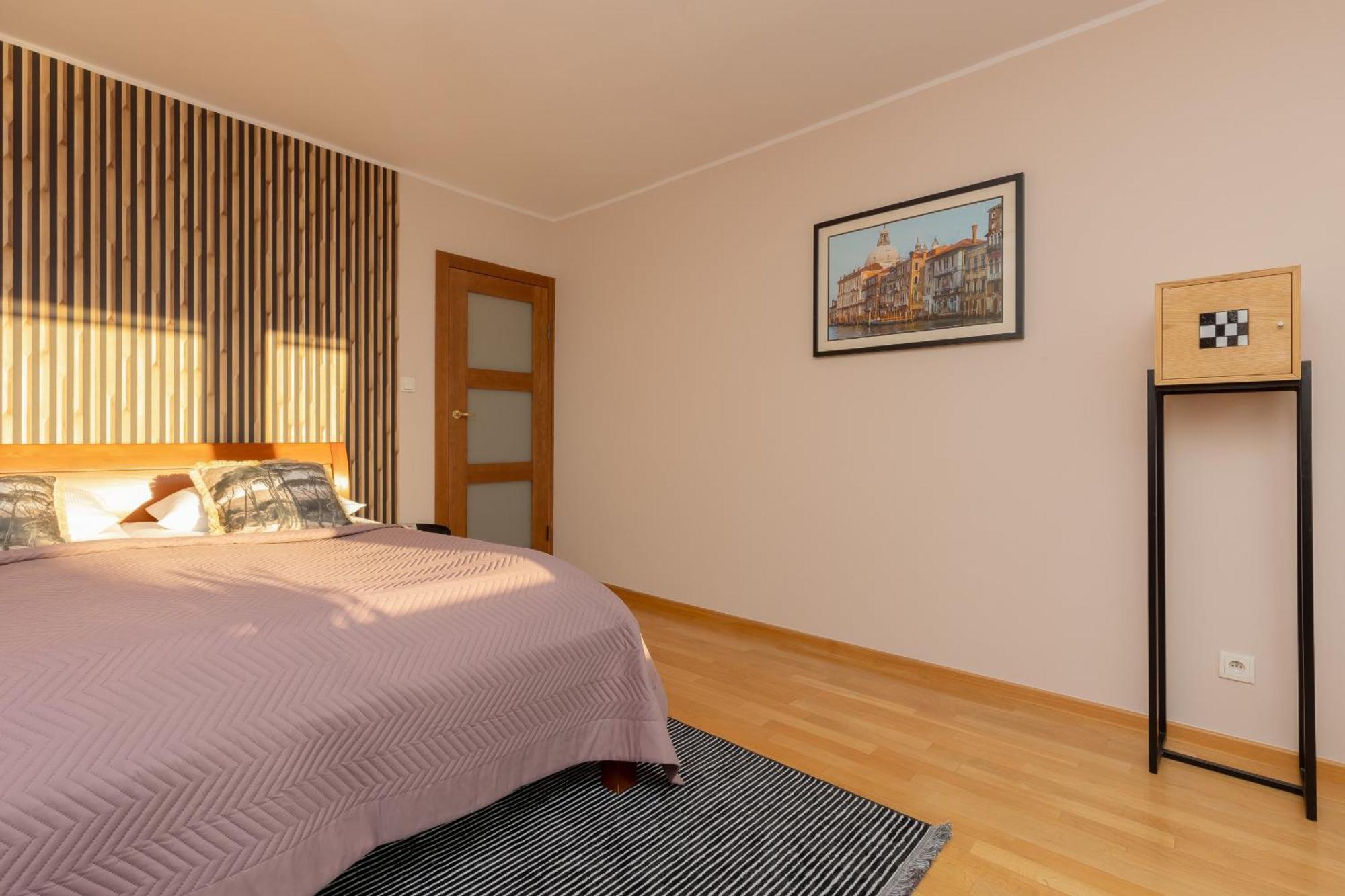 Butas Unique Bright In By Renters *