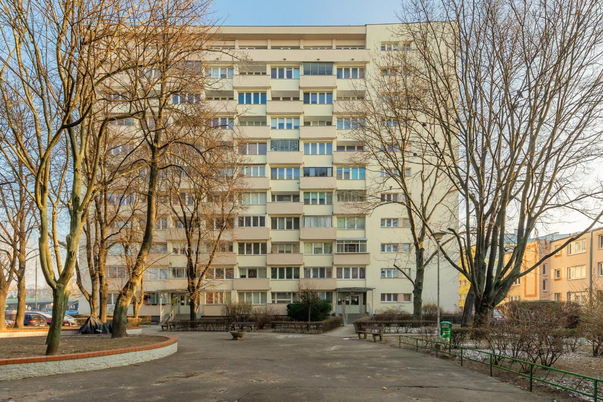Unique Bright In By Renters Butas