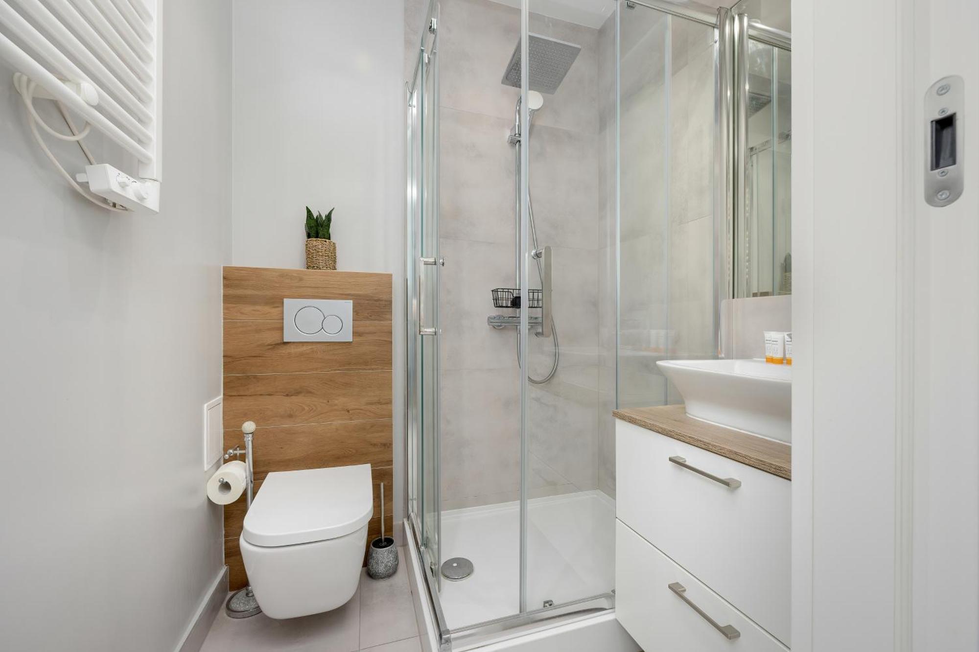 Unique Bright In By Renters Apartment *