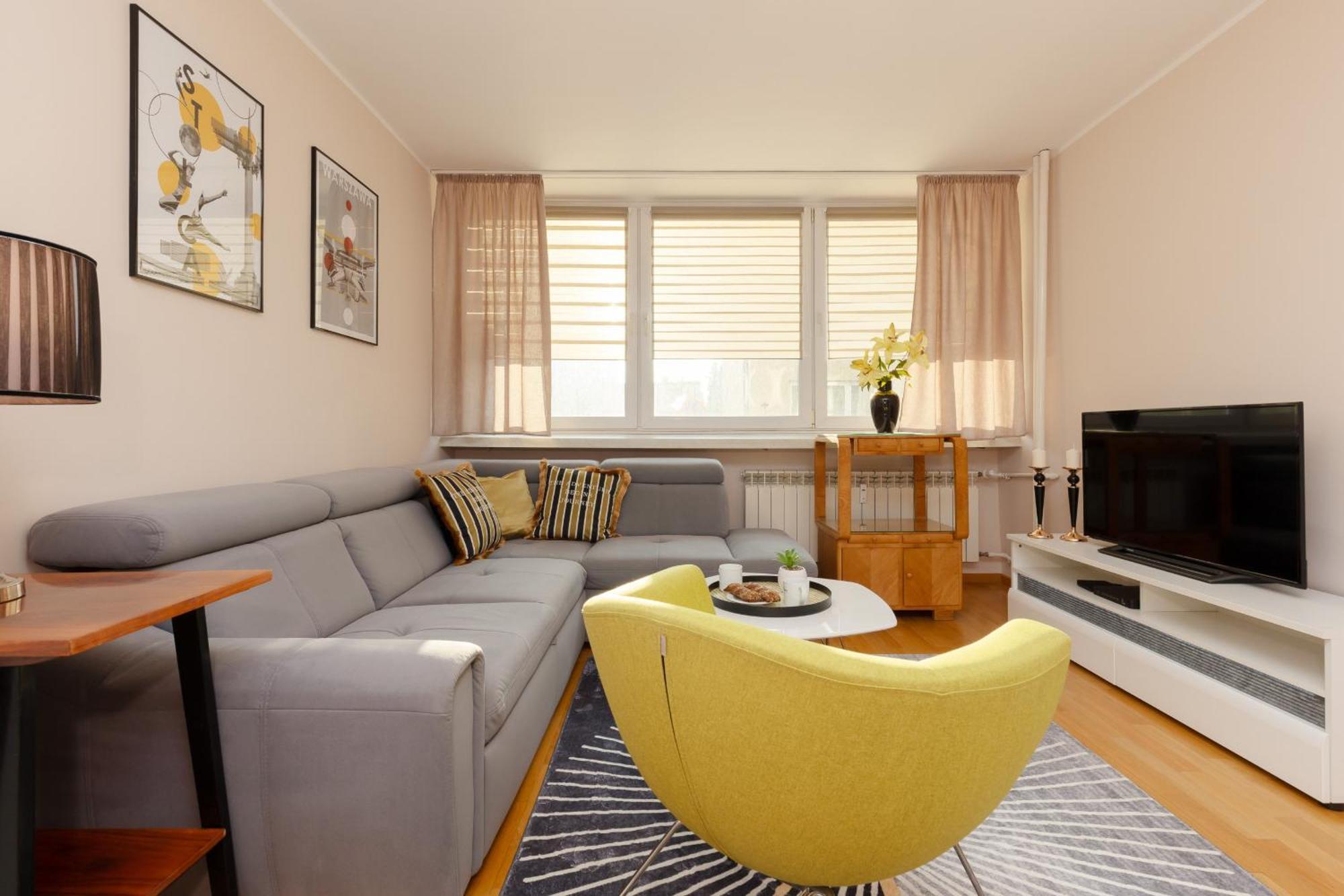 Unique Bright In By Renters * Warsaw